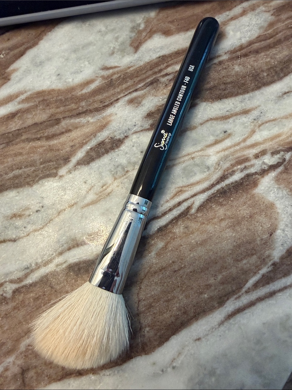 Sigma Beauty large angled contour F40 Brush with Cream Bristles